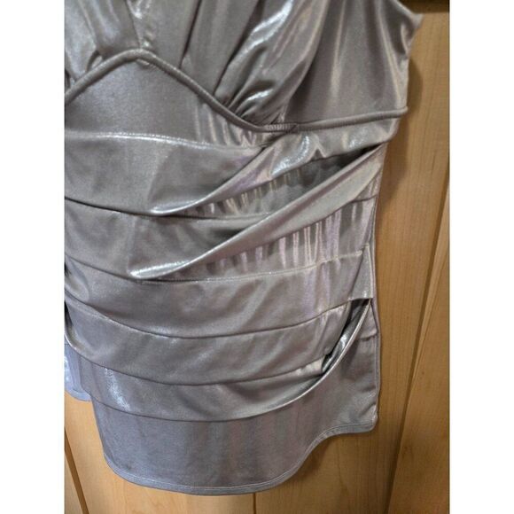 Metallic Silver Sleeveless Pleated Womens Top XL Bisou Bisou Polyester/Spandex - Picture 3 of 8